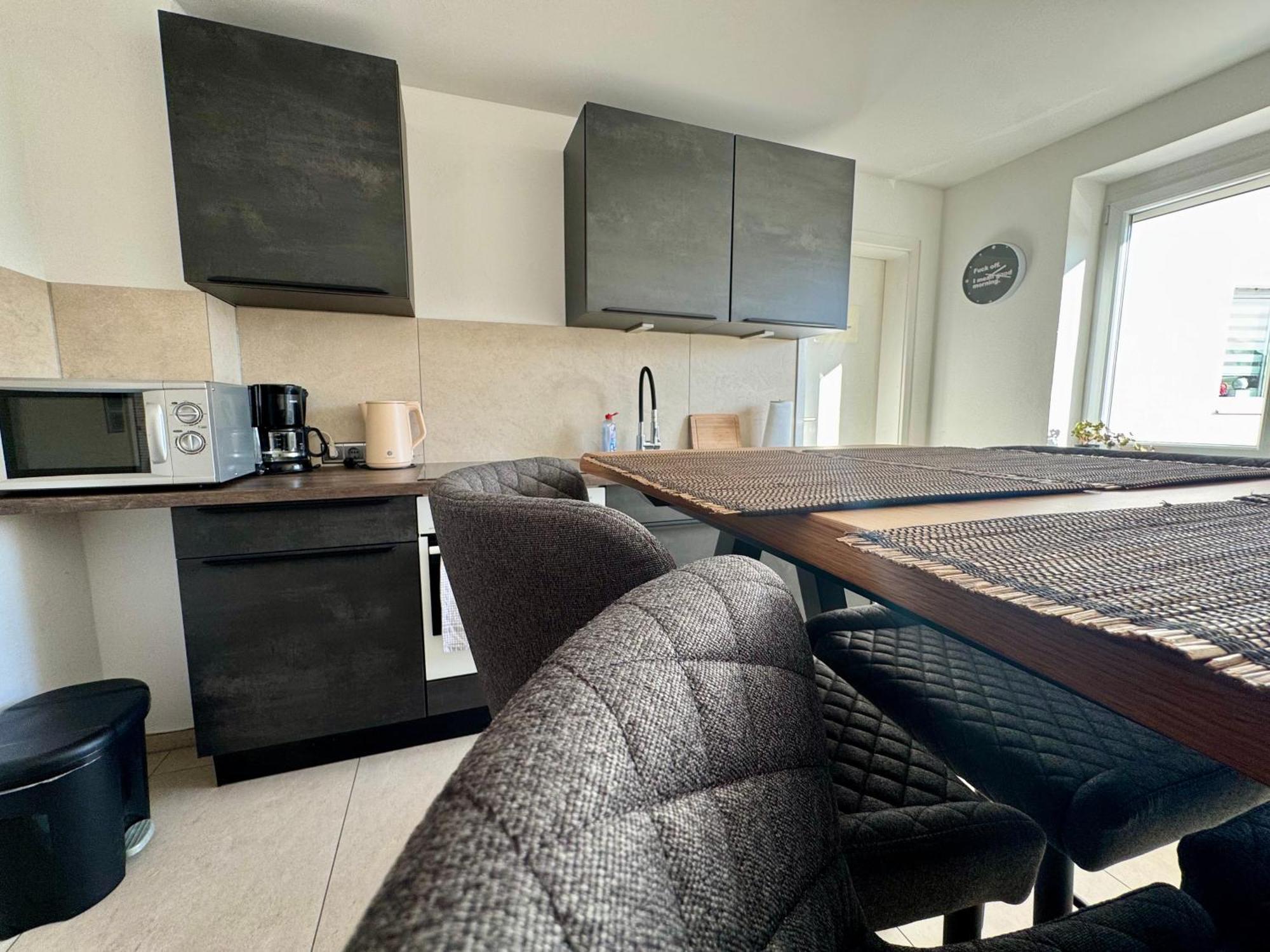 3 Zimmer Apartment Mit Flussblick - Self Check-In 에겐펠덴 외부 사진